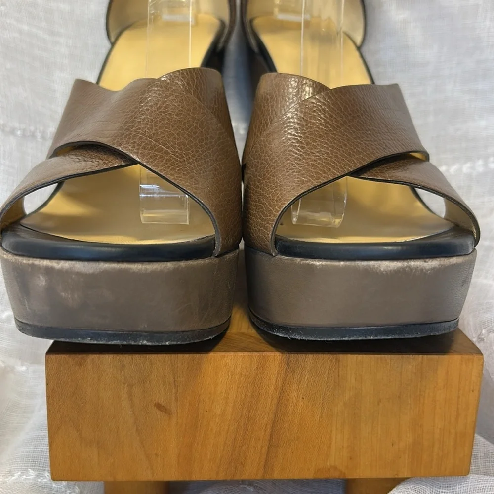 Balenciaga Elegant Brown Wedge Sandals w/box - Picture 5 of 15